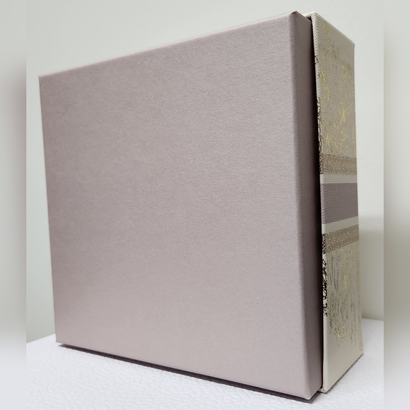 DIOR Gift Box - Picture 5 of 12